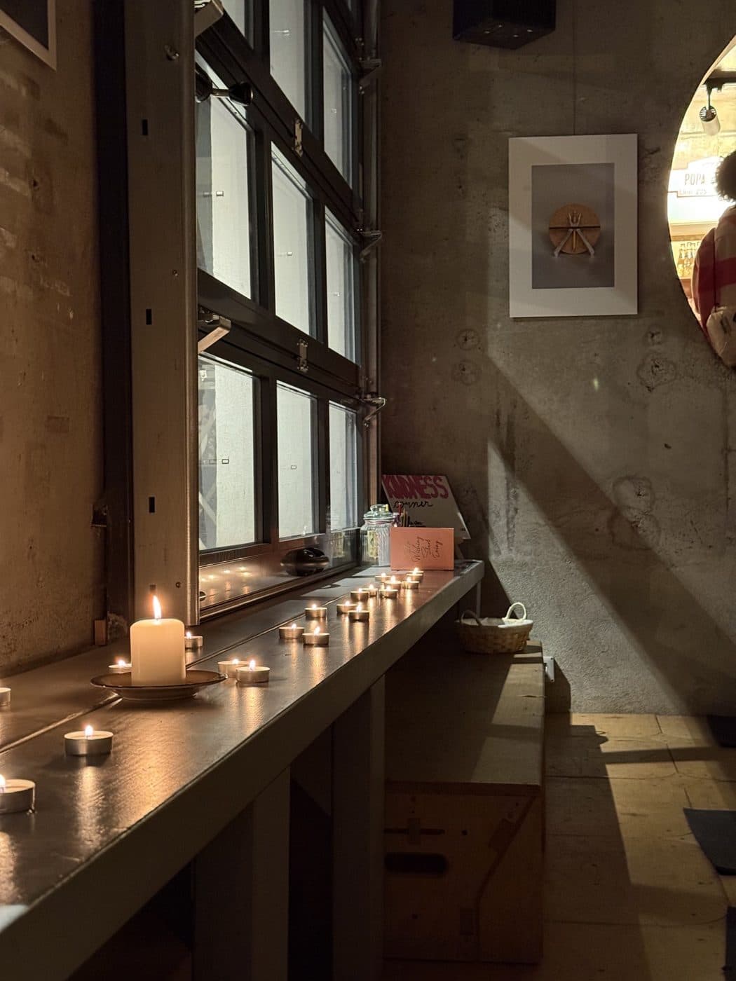 Candle Pilates by POISE: fotografie 1 din atmosfera evenimentului